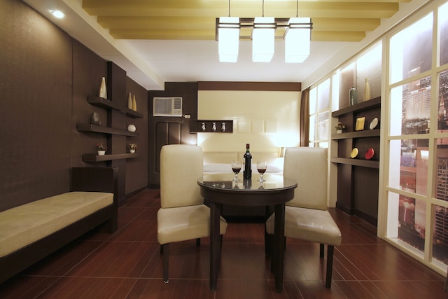 ビクトリアコート ノースEDSA - カロオカン