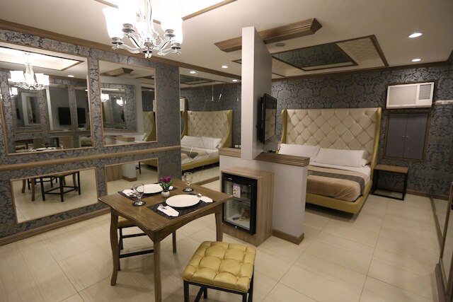 ビクトリアコート ノースEDSA - カロオカン