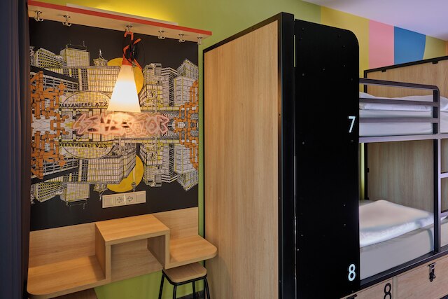 ジェネレーター ベルリン アレクサンダープラザ