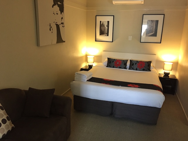 ブリスベン ストリート ストゥディオズ