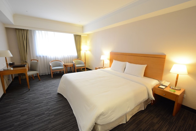 フーシン ホテル台中 (富信大飯店台中)