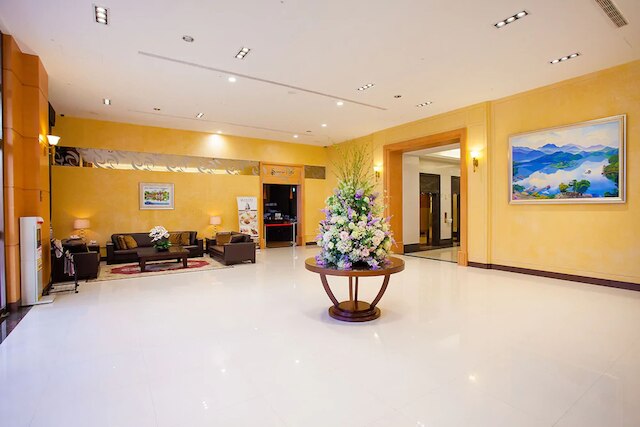 フーシン ホテル台中 (富信大飯店台中)