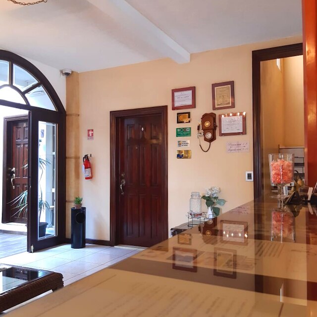 ホテル ヴィラ フロレンシア ソーナ ロッサ