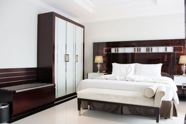 LK ロイヤル ウイング