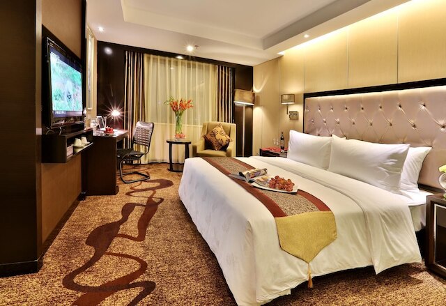 ミンシャン ユエンリン グランド ホテル (重慶岷山園林大酒店)