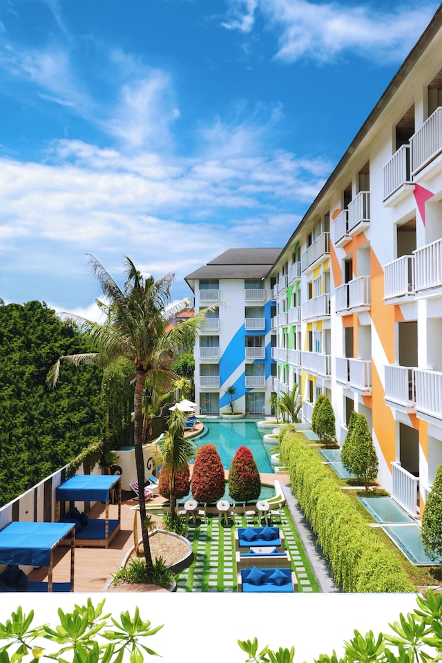 ブリス サーファー ホテル レギャン