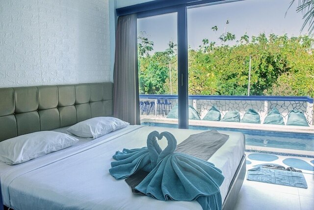 ボンボラ サーフ キャンプ