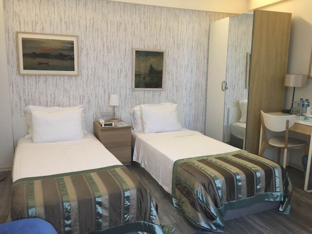 エラナズ ホテル