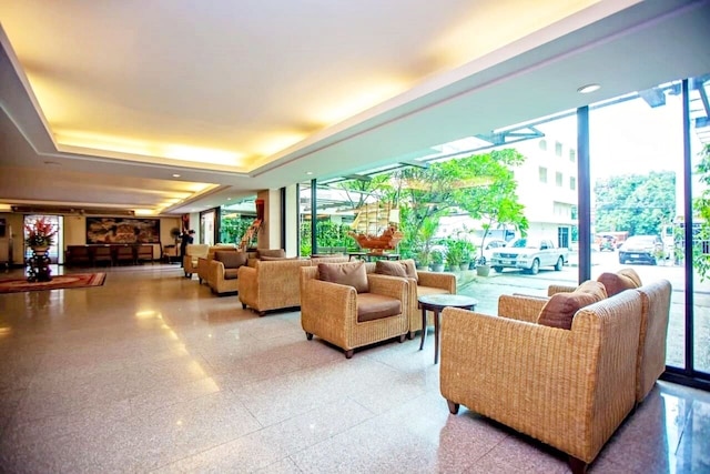 ロイヤル パネライ ホテル