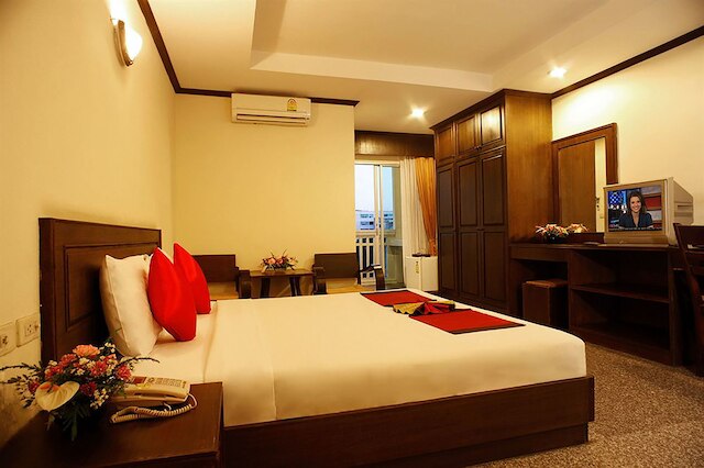 ロイヤル パネライ ホテル