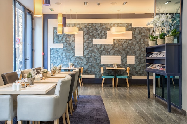 プリンス アルバート モンマルトル