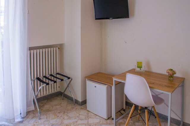 メロ アコモデーションズ