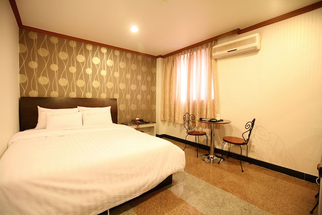 ホテル ニュー ワールド