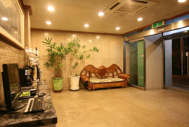 ホテル ニュー ワールド