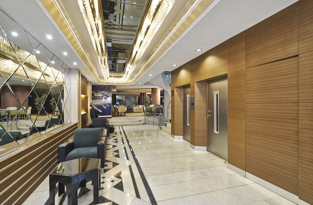 クイーンズ パーク ブユック サヒンラー