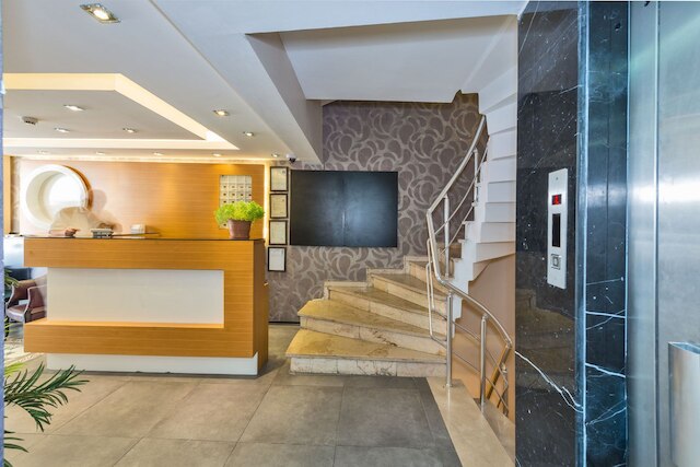 アーバズラール ホテル