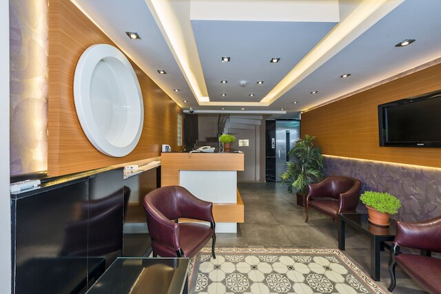 アーバズラール ホテル