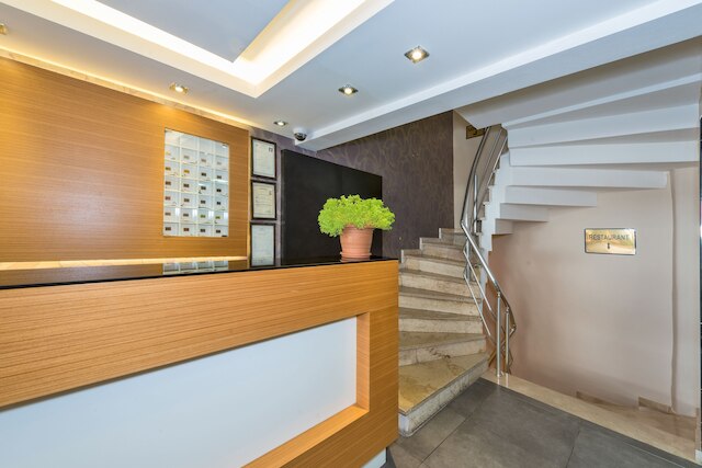 アーバズラール ホテル