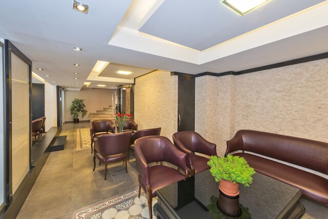 アーバズラール ホテル