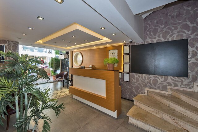 アーバズラール ホテル