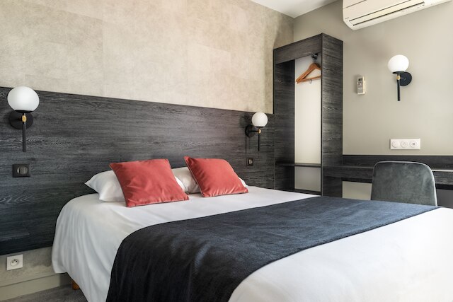 コンタクト オテル アストレア ヌヴェー ノール エ ソン レストラン ラ ヌーヴェル ターブル