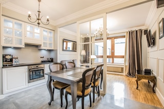 インQse ワルシャワ | センター