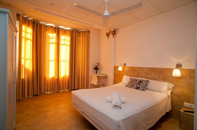 ホスタル マルティンバル