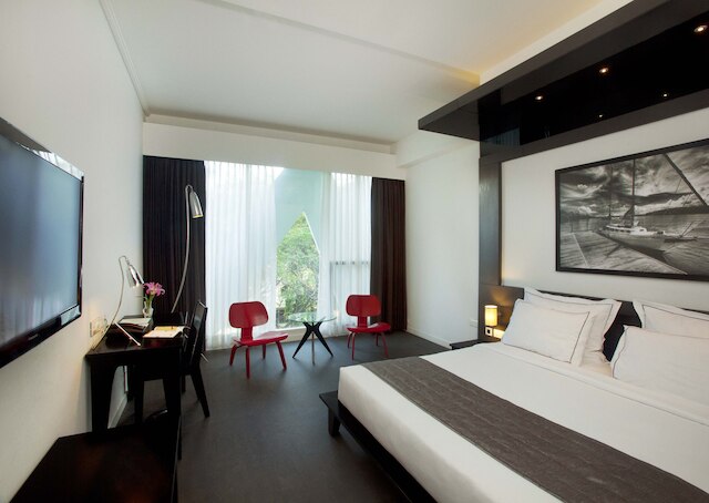 エスケープ ホテル & スパ