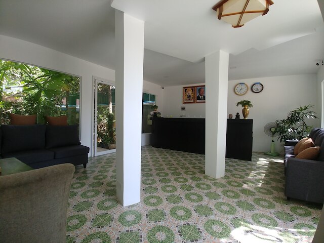 セントラル・ナイト・ホテル