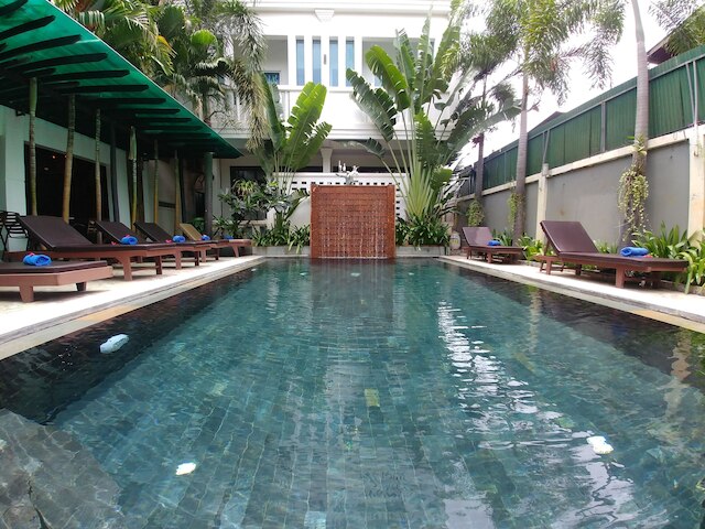 セントラル・ナイト・ホテル