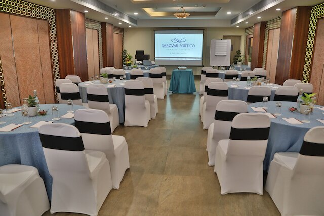 サロヴァー ポルティコ ナライナ デリー