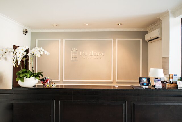 ジ アルコーブ ライブラリー ホテル