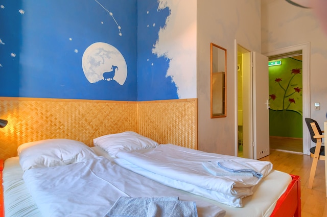 ホステル モンパラスト