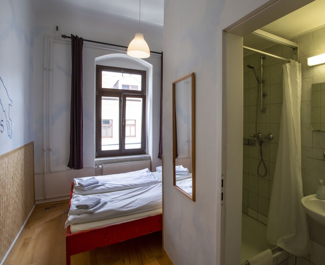 ホステル モンパラスト