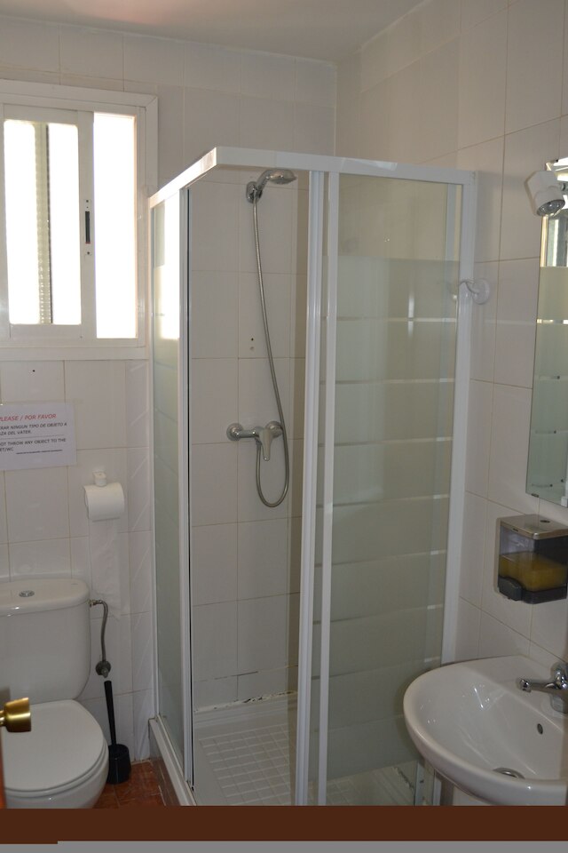 ホスタル エネブラール