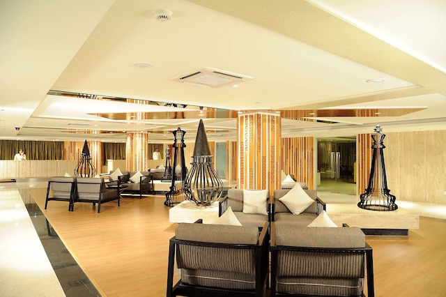 ダヴナム サロヴァー ポルティコ スイーツ バンガロール