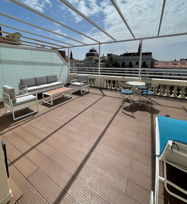 プチ パレス レアルタッド プラザ