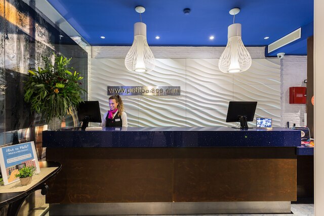 プチ パレス レアルタッド プラザ