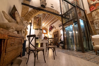 ポルタ ディ カストロ ホテル & プール