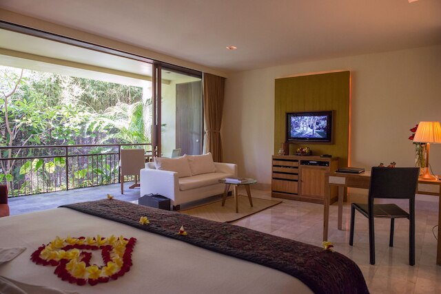 コマネカ・アット・ラサ・サヤン