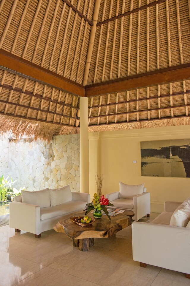 コマネカ・アット・ラサ・サヤン