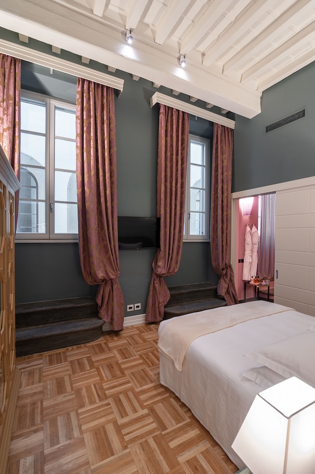 ホテル・ナンバー・ナイン