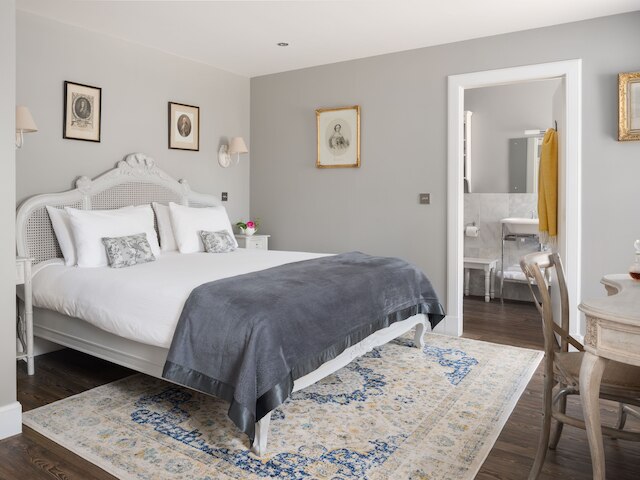 メイクルオア アームズ ホテル アンド レストラン