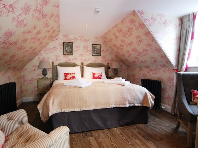 メイクルオア アームズ ホテル アンド レストラン