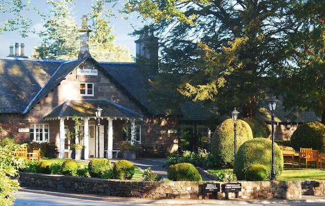 メイクルオア アームズ ホテル アンド レストラン