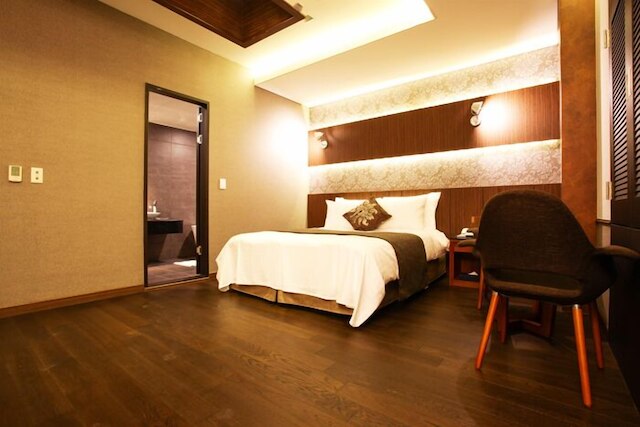 カラック ツーリスト ホテル