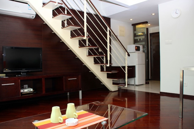 ワールド ユニオン サービス アパートメント コスモ