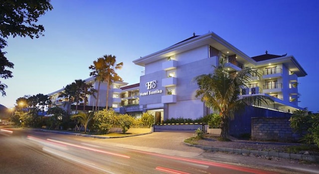 ホテル  サンティカ シリギタ ヌサドゥア - バリ