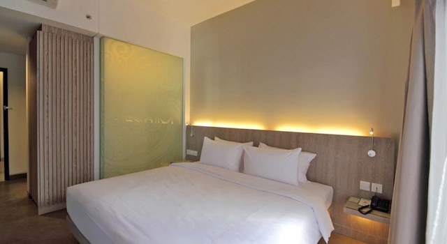 ホテル  サンティカ シリギタ ヌサドゥア - バリ