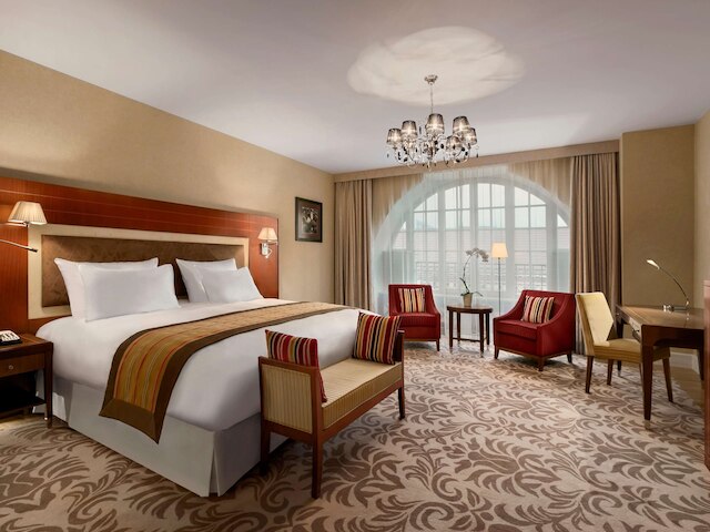 グランド ホテル ヴィリニュス、キュリオ コレクション バイ ヒルトン